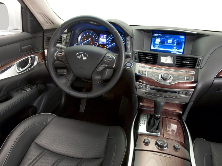  Infiniti M35h 2011 года  (EU) (фото 6 из 12)